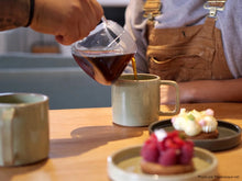 Charger l'image dans la galerie, Tasse avec anse